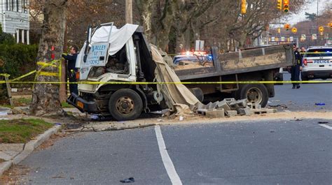 According to Nassau County Police, the <b>accident</b> occurred. . Accident on peninsula blvd today